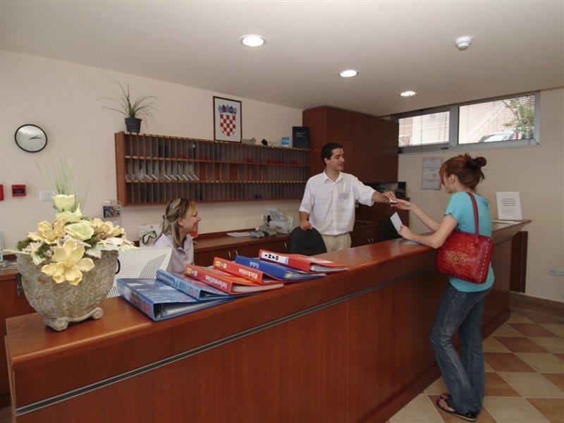 Hotel Brzet Omiš Esterno foto